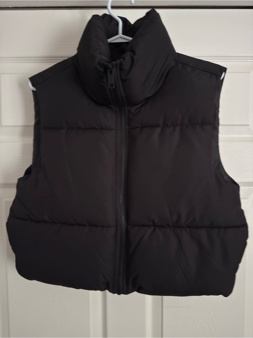 Aeropostale Women's Black crop Puffer Vest